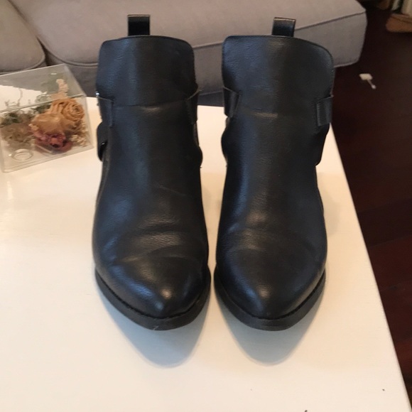 MIA 8.5 black heeled booties with buckle detail - Picture 5 of 6